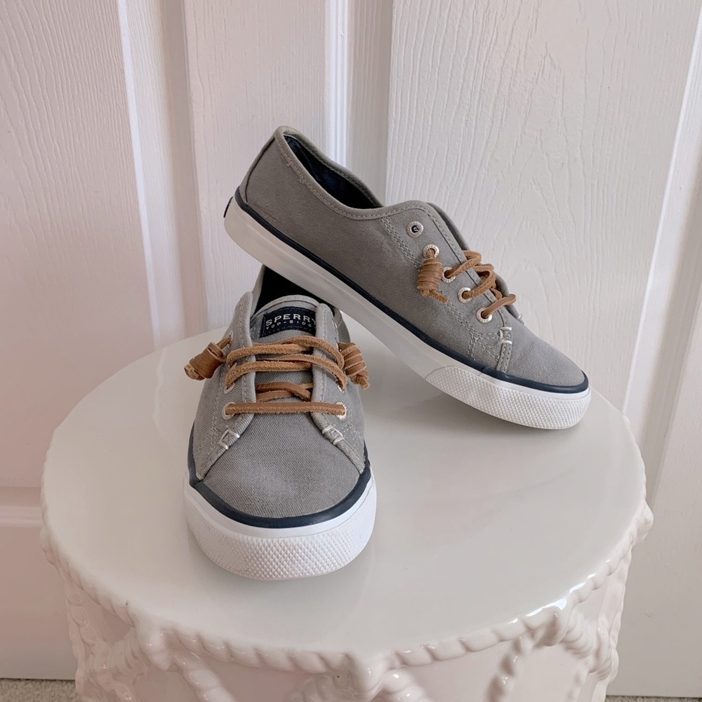 SPERRY Seacoast Grey Canvas Sneaker Size 7